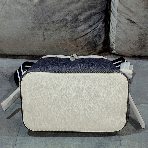 NWT KATE SPADE NEW YORK "MARTI" NAVY DENIM & WHITE LEATHER BUCKET SHOULDER BAG - Picture 8 of 16